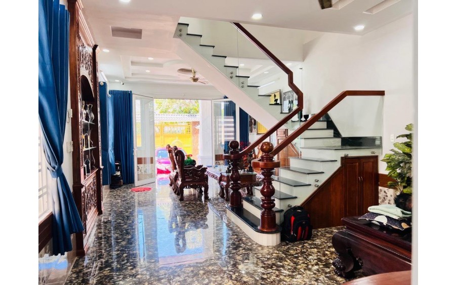 Q12, TÂN THỚI HIỆP, BÁN NHANH BIỆT THỰ 200M2, HẺM XE HƠI 7M. 10 TỶ