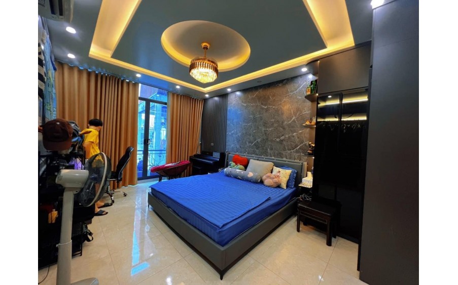 CỰC HIẾM - PHỐ VIP - QUÂN ĐỘI - PHỐ HOÀNG SÂM - PHÂN LÔ - VỈA HÈ - OTO TRÁNH - KD - 14.8 TỶ