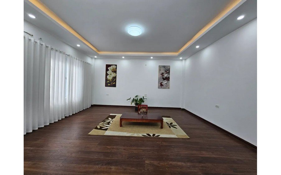 BÁN NHÀ ĐẸP ÁI MỘ,37M2,5 TẦNG, MẶT TIỀN 7.2M, 7.3 TỶ.LONG BIÊN.GẦN PHỐ-NGÕ NÔNG- Ô TÔ QUA.