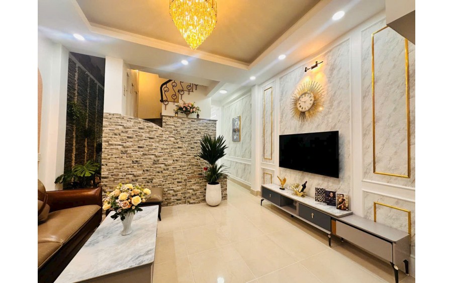 Bán biệt thự Mi Ni đường số 8 - Gò vấp(4.5*11.5m), nội thất xịn sò, hẻm xe hơi, giếng trời. 4.8T