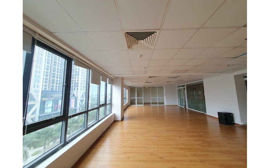 Cho thuê văn phòng DT 189m2 tại tòa Sun Square Lê Đức Thọ sàn hoàn thiện đầy đủ giá thuê rất ưu đãi