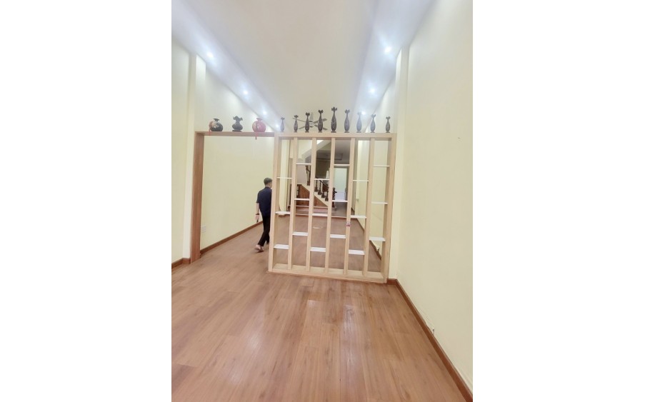 Tin Sốc, Nhà Mới ở ngay, Hẻm 6M, Linh Trung Thủ Đức, DT 96m2, 5 tầng, 4PN, chỉ 7.5 5ty