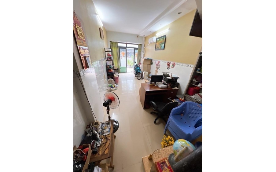 CẦN BÁN NHÀ HOÀNG BẬT ĐẠT- HẺM XE TẢI - 2 TẦNG - GẦN 50m2- CHỈ 5 TỶ NHỎ