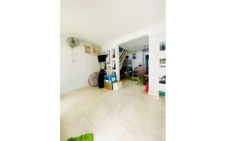 NGAY TRƯỜNG TRÍ ĐỨC - CẠNH AEON MALL - HẺM XE HƠI THÔNG - 41M 2 TẦNG CHỈ 4.05 TỶ
