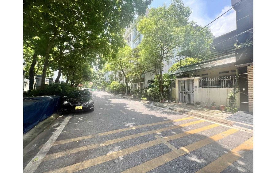 bán mảnh đất Long Biên, 88m, mặt tiền 6m, vỉa hè, ôtô 45 chỗ tránh nhau