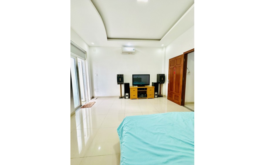 Bán nhà Tân Bình,5m x 13m, 4 tầng hẻm 6m thông, nhà mới ở ngay.