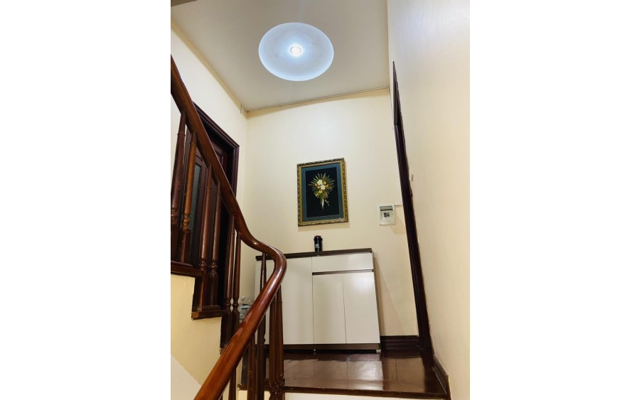 Bán nhà 40m2 xây 5 tầng nhà đẹp ở ngay phố Thái Hà giá chỉ hơn 10 tỷ 0988865556