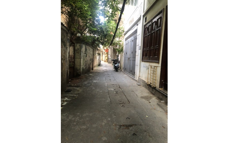 Bán nhà cực hiếm gần hồ Hoàng Cầu, lô góc, ô tô tránh, 60m, 5T , MT: 5m