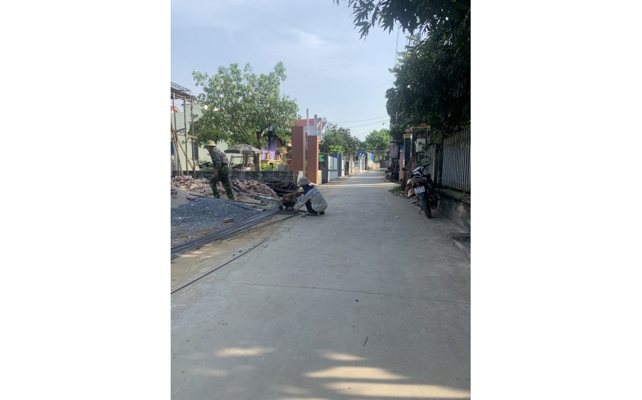 84,6m tân tiến đường hai ô tô chạy thông