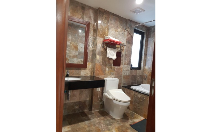 Bán nhà mặt phố Hồ Tây Chinh Chủ giá rẻ nhất thị trường hiện nay.