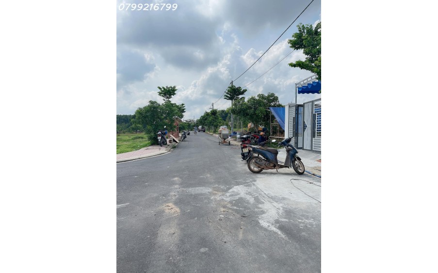Bán gấp thửa đất nền sổ riêng thổ cư Bình Minh Trảng Bom Đồng Nai . Gía bán 1 tỷ 150 /nền . LH 0799 216 799 em Trinh.