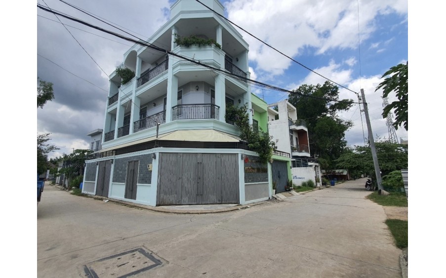 NGỘP BANK CẦN BÁN GẤP, ĐẤT PHÚ HỬU, Q9, DT 250M2 MÀ GIÁ CHỈ 5ty