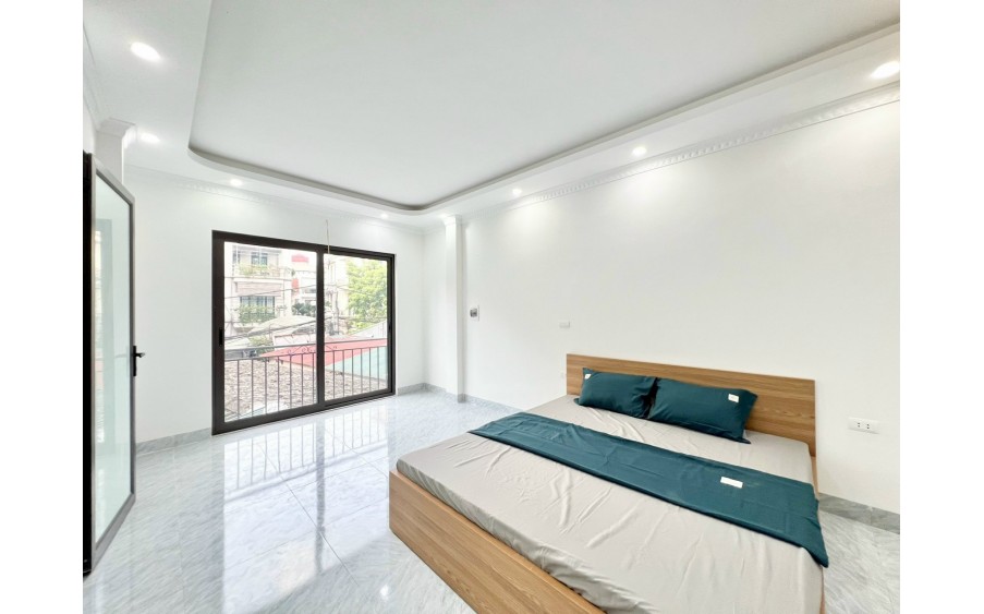 Chỉ duy nhất 1 căn phố Hoàng Mai 35m 5 tầng ô tô đỗ cổng nhà đẹp ở ngay chỉ 6 tỷ lh 0817606560