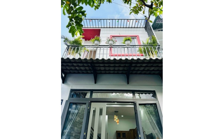 NHÀ THỐNG NHẤT  -GẦN CHỢ XÓM MỚI -  2 TẦNG - NỞ HẬU - HẺM XE HƠI -GIÁ 3.85 TỶ TL