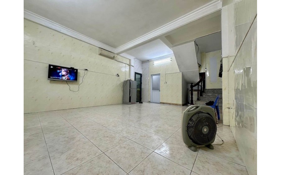 Chính chủ cần cho thuê nhanh căn nhà nằm tại Phố Trần Khát Chân