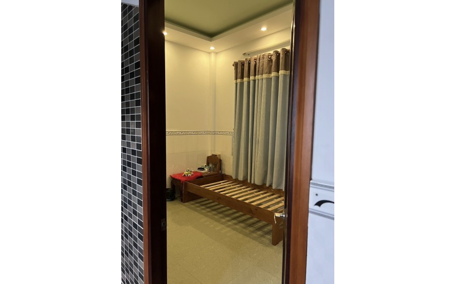 NHà gIÁ SỐC, 56TR/M2, NGUYỄN DUY TRINH Q2, DT 86M2, 4T, NGANG KHỦNG 8M2 GIÁ CHỈ 6.4TY