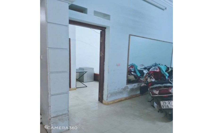 CẦN CHO THUÊ PHÒNG TRỌ GIÁ CHỈ 2,4 TRIỆU Địa chỉ: Nhà số 1 ngõ 99 ngách 158 hẻm 42 Định Công Hạ