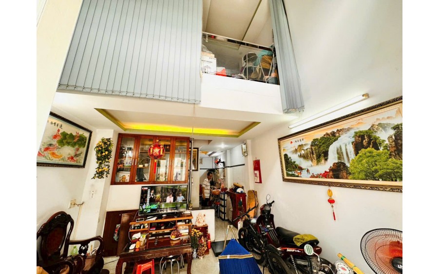 Gò Vấp, đường số 30, 40m2, 5 PN,5WC, Ô tô ngủ trong nhà, nằm trong khu vip, đủ tiện ích, 5.55Tỷ