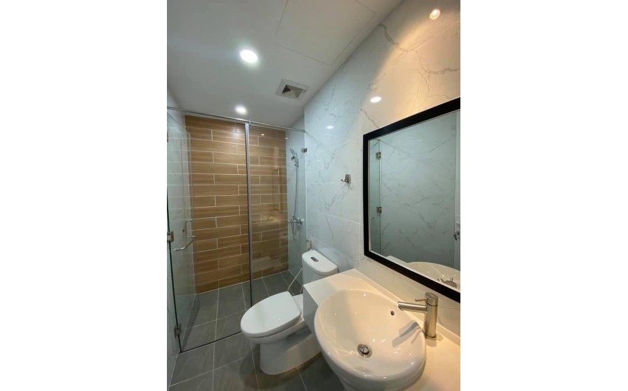 Bán nhà hẻm xe hơi 5 tâng Nguyễn Thượng Hiền,Bình Thạnh chỉ 7ty4