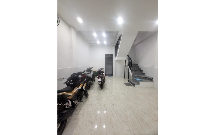 Nhà trệt 2 lầu 5x14m, 4pn 4 máy lạnh, hẻm xe tải, Ngã Tư Ga giáp Gò Vấp