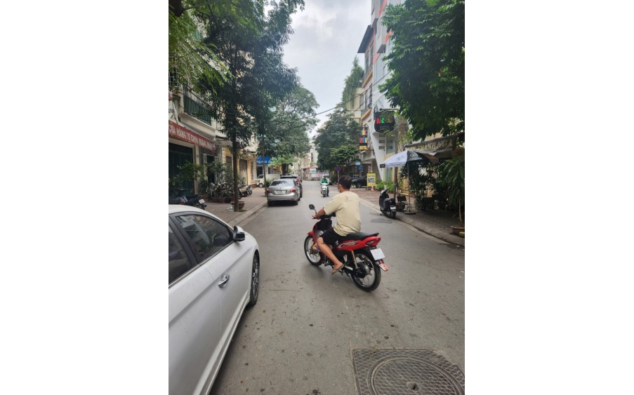 BÁN NHÀ PHÂN LÔ KIM ĐỒNG, HOÀNG MAI, 60 M, 5 TẦNG, MT4,2 M, GIÁ 16 TỶ.
