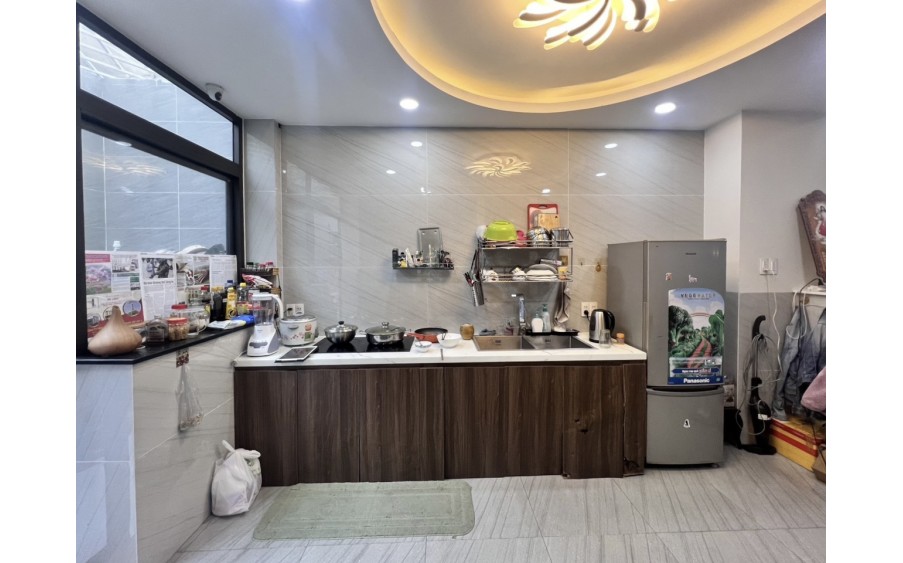 Ngộp quá Ngộp, Bán gấp Nhà Q2, Xe Hơi Ngủ Trong Nhà, 74m2, 4 tầng, Mới ở ngay giá chỉ 7.5ty