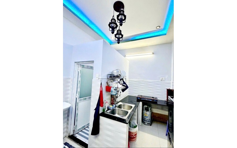 Lê Văn Quới, Q. Bình Tân xe hơi đỗ cửa DT 4x10m 3 tầng 4 PN nhà mới vào ở ngay giá chỉ 4,29 tỷ TL.
 Sổ Sang ngay