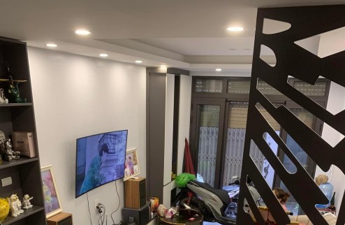 Thanh Xuân, Nhà đẹp dân xây, cách ô tô 5m, mặt phố 10m, 36m x 5T, nhà đẹp ở ngay.