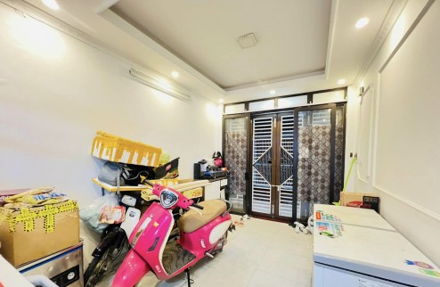 Ban nhà Lê Trọng Tấn lô góc 2 thoáng, 50m ra ô tô tránh, 33m2, Nhỉnh 5 tỷ 