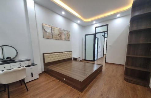 Bán Nhà TÂN MAI,ngõ thông tứ tung, ô tô đỗ tại cửa ,  36m2 ,  6.7 tỷ