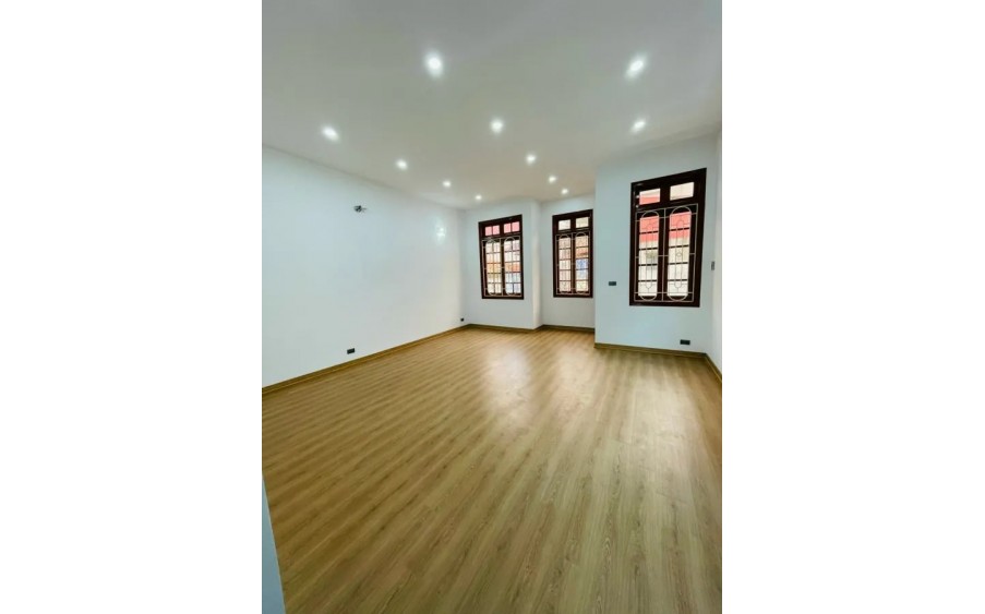 Bán Nhà Đống Đa Vũ Ngọc Phan,62m2 MT 5m,Gía 8,9 Tỷ,Có Bãi Gửi Ô Tô