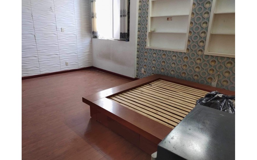 Bán Nhà Tân Bình - Trung Lang - Hẻm Thông Ở  Ngay - 78m2, 3 tầng, Chỉ 6.5 Tỷ.