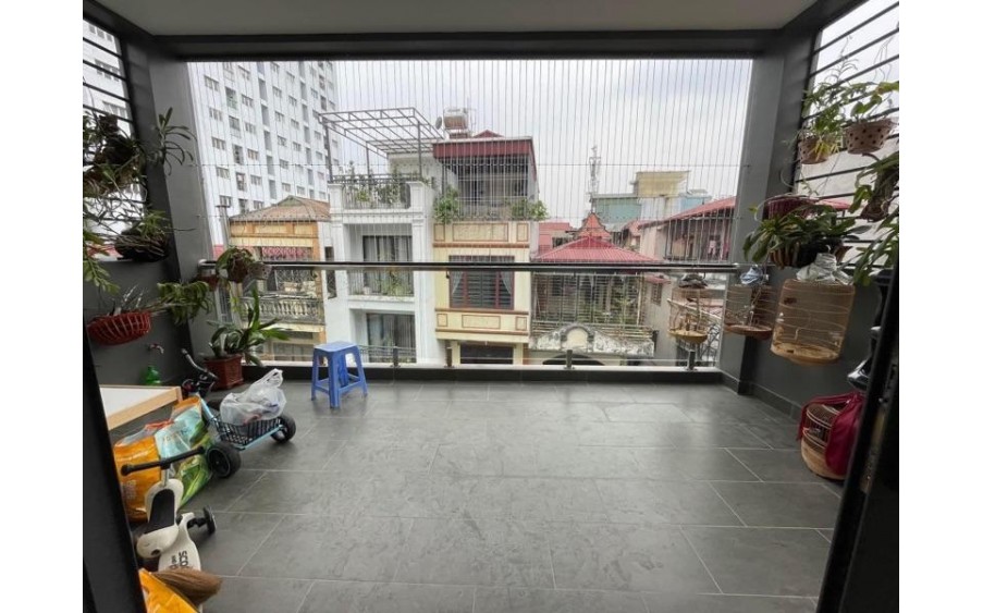 Cần bán nhà Hoàng cầu 6 tầng,oto đỗ,kinh doanh, mt 5.5m cực thoáng nhỉnh 29ty/90m2