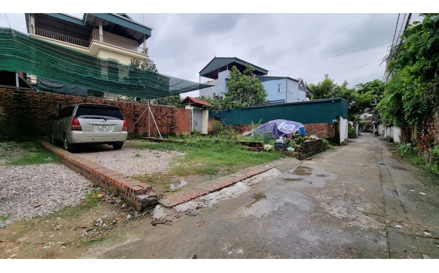 Bán đất thôn Đông Việt Hùng 48m x 4,8m nở hậu, oto tải vào nhà, thông chỉ 2,x tỷ TL. LH: 0936123469