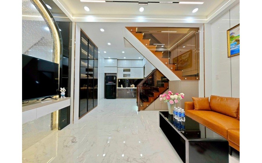 Nhà đẹp 3 phòng ngủ 3 wc hẻm 525 Quang Trung, phường 10, Gò Vấp