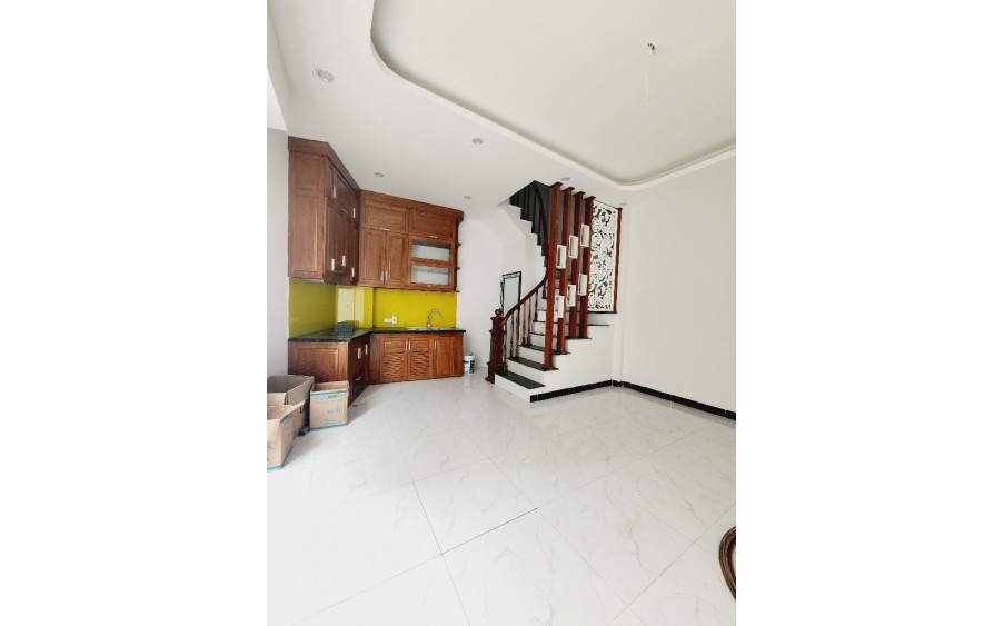 Bán nhà Di Trạch, diện tích 30m2, 5 tầng, lô góc, oto đỗ cửa, giá 3x tỷ