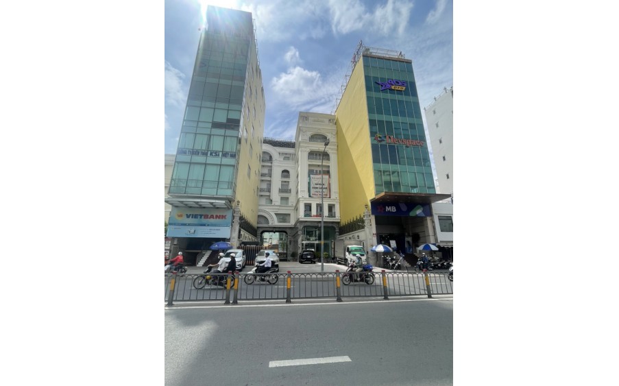 Bán BUILDING MẶT TIỀN KD đường Cách Mạng Tháng Tám,Q.3,DT:11mx15m,KC:HẦM,9 lầu,THANG MÁY,Giá:61,5 tỷ