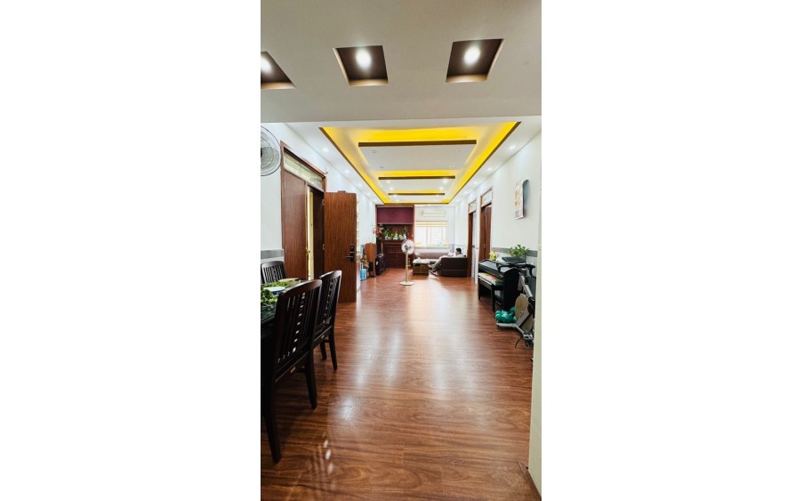 Cần bán chung cư Nguyễn Cơ Thạch Nam Từ Liêm ,căn hộ góc,Full nội thất giá chỉ 5ty4.