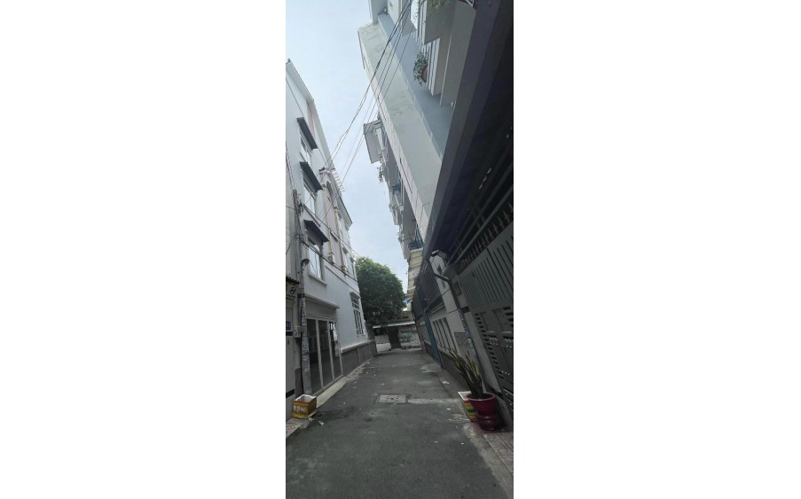 Ngộp Bank, Hẻm Ô TÔ, BTCT 4 Tầng, Sát Emart, Gò Vấp Phân Khúc 6 Tỷ