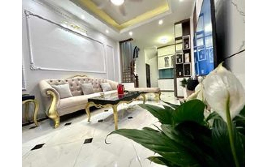 CỰC GẤP! KINH DOANH, Ô TÔ TRÁNH, ĐẸP LUNG LINH, PHỐ THỊNH HÀO, ĐỐNG ĐA: 38M, 4T, MT: 6.5M
