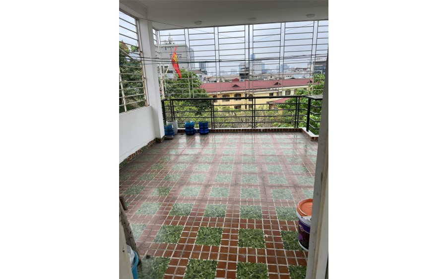 Môi giới bất động sản không cần phải là nhà văn chuyên nghiệp, nên tránh nhồi nhét quá nhiều câu từ “đao to búa lớn” vào tin đăng