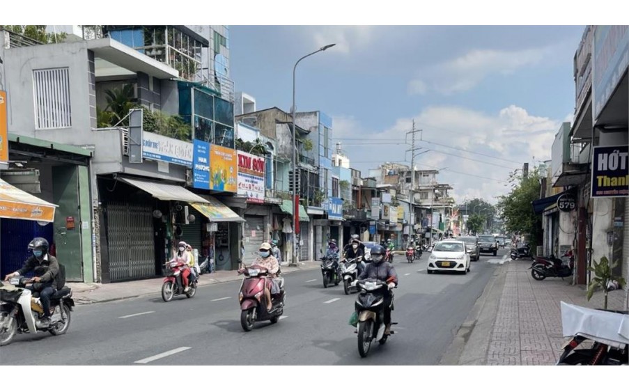 Cho thuê nhà góc 2 mặt tiền đường Nguyễn Kiệm, Phú Nhuận