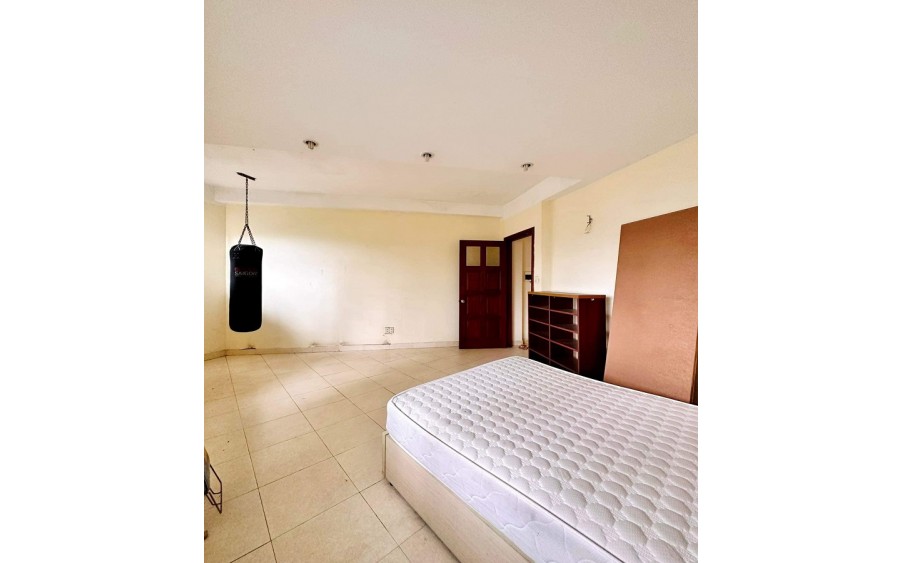 Bán nhà MT KD hạ chào 4 tỷ Trường Sa, P2, Phú Nhuận, 70m2, 5 tầng, ngang 13m