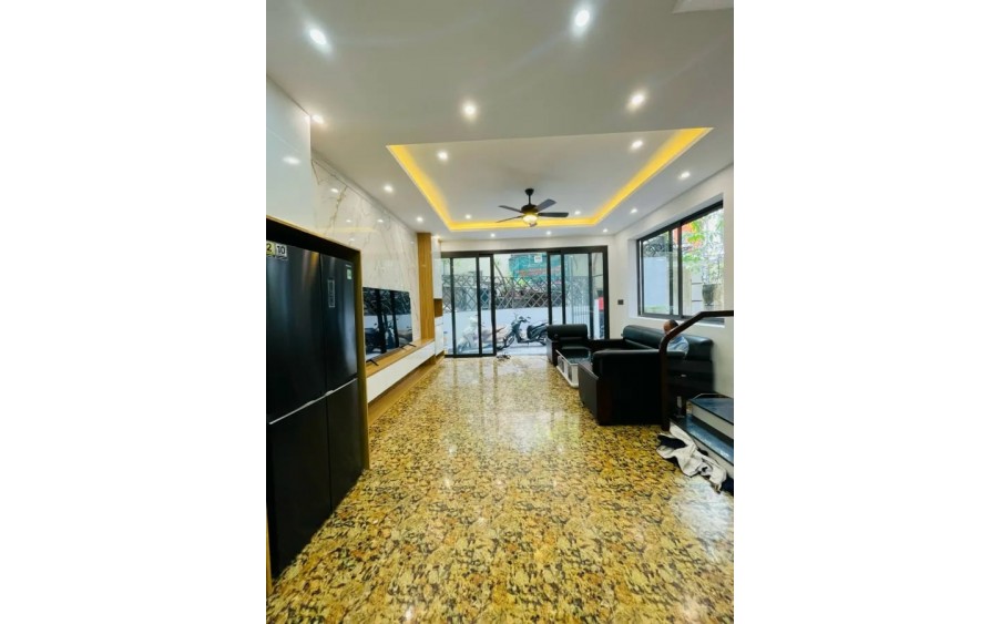 Bán Nhà Đống Đa Vũ Ngọc Phan,62m2 MT 5m,Gía 8,9 Tỷ,Có Bãi Gửi Ô Tô