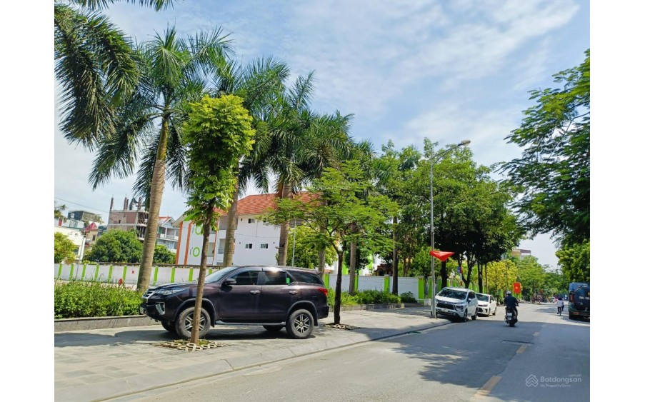 Bán nhà Thượng Thanh Long Biên DT 65m2*5T giá 8 tỷ 350 lô góc ô tô mặt tiền quyền lực dân trí cao gần trường