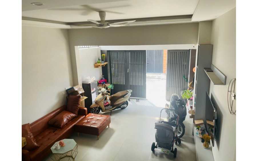 Ở NGAY - Bán Nhà Linh Trung Thủ Đức, Đường Lê Văn Chí Ô tô ngủ trong nhà - 3PN, 5,99 tỷ