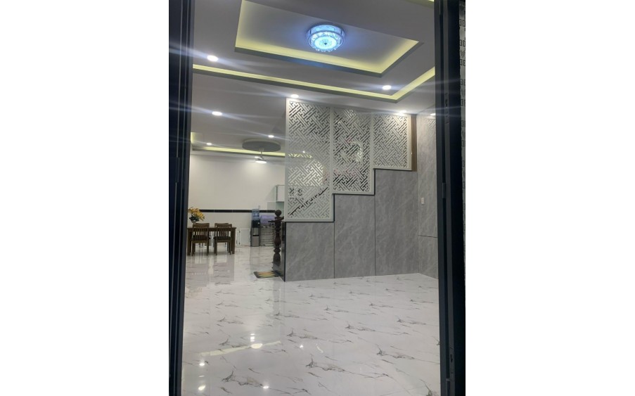 Nhà 4x15, 5 tầng, BTCT,  sát mặt tiền Lê Trọng Tấn, giá nhỉnh 6 tỉ