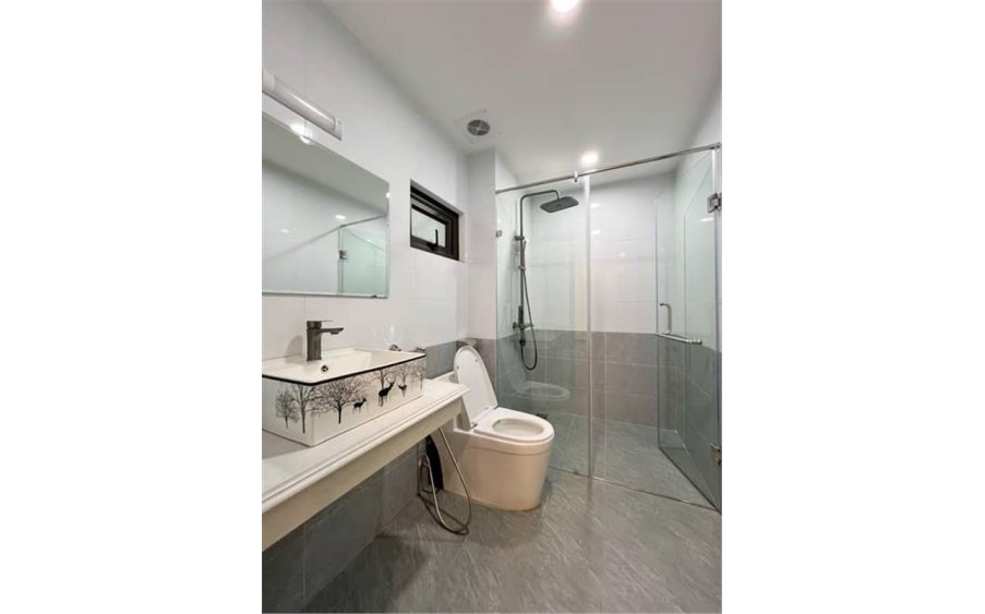 Bán nhà mặt phố gần đường Trường Chinh, Thanh Xuân, Hà Nội. 62m2 xây mới, sổ đỏ chính chủ. Giá chào 12,5 tỷ có thương lượng