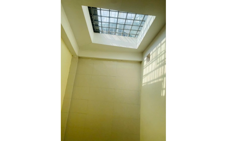 Cực Hiếm!! phải thật nhanh. Nhà đẹp ở ngay 20M ra mặt phố Nam Dư 31m chỉ 4.35 tỷ.