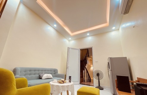 Duy nhất 1 căn Trần Hưng Đạo Hoàn Kiếm 26mx3T 2 ngủ ô tô đỗ cửa gần phố ở ngay nhỉnh 4 tỷ lh 0817606560